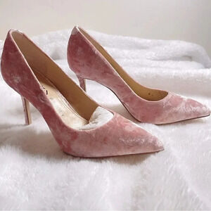 Katy Perry The Sissy Crushed Velvet Cameo Rose Pump - Size 6.5